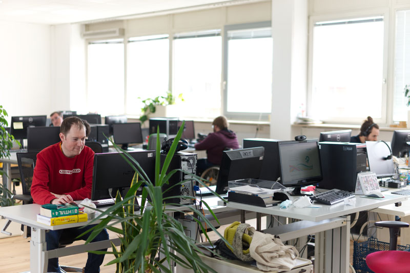 Großraumbüro, Mitarbeiter beim Arbeiten