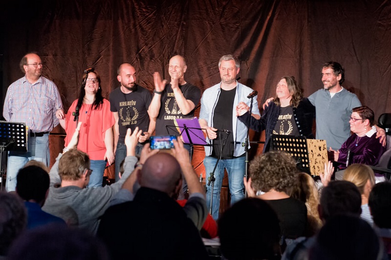 Pfennigparaden Band Kreativ Labor auf der Bühne