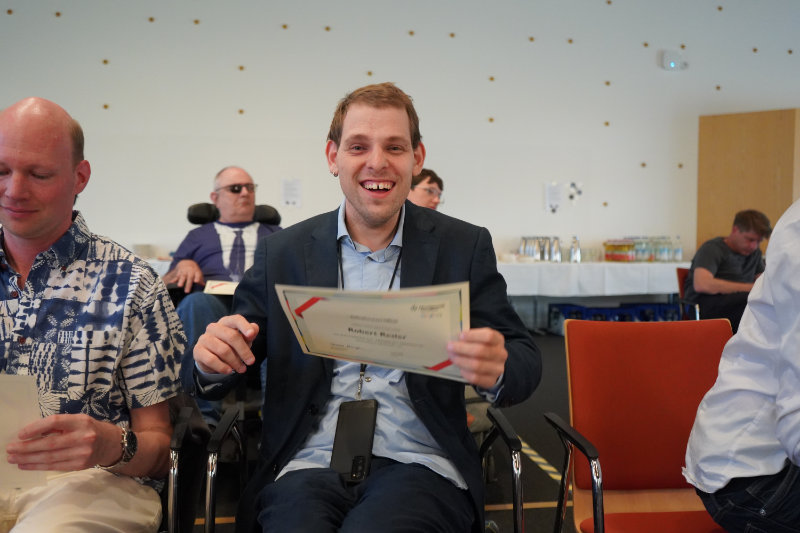 Robert Resler mit Zertifikat