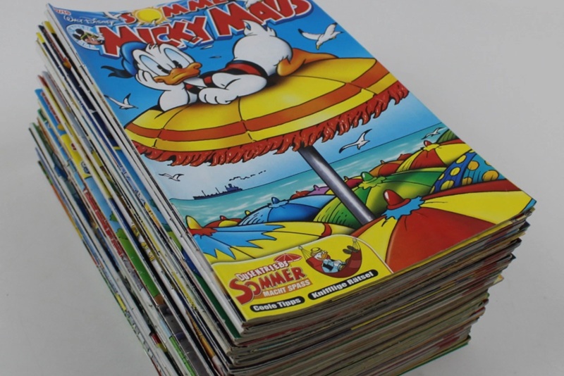 Mickey Mouse Zeitschriftenstapel